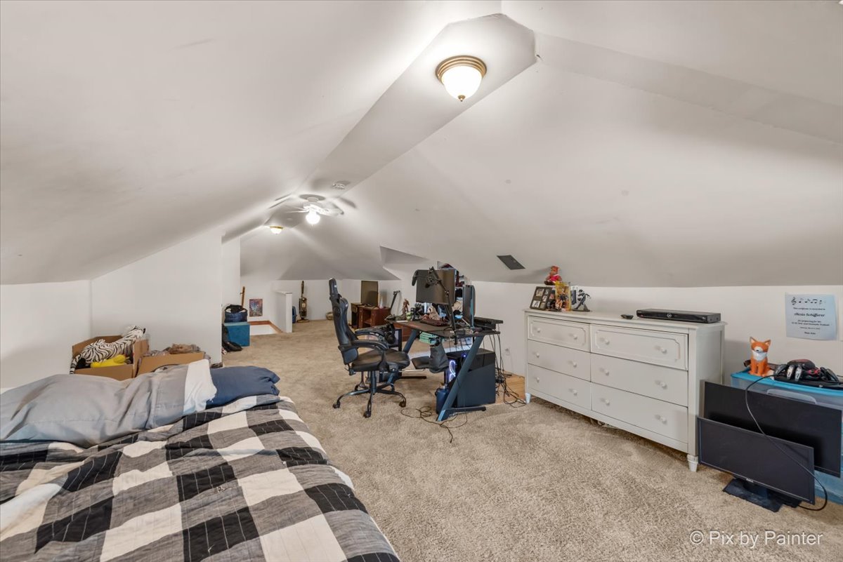44 N Du bois Avenue, Elgin, IL 60123