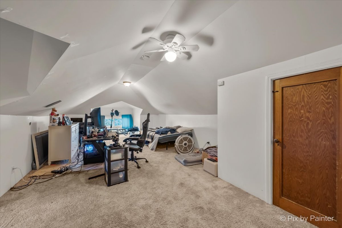44 N Du bois Avenue, Elgin, IL 60123