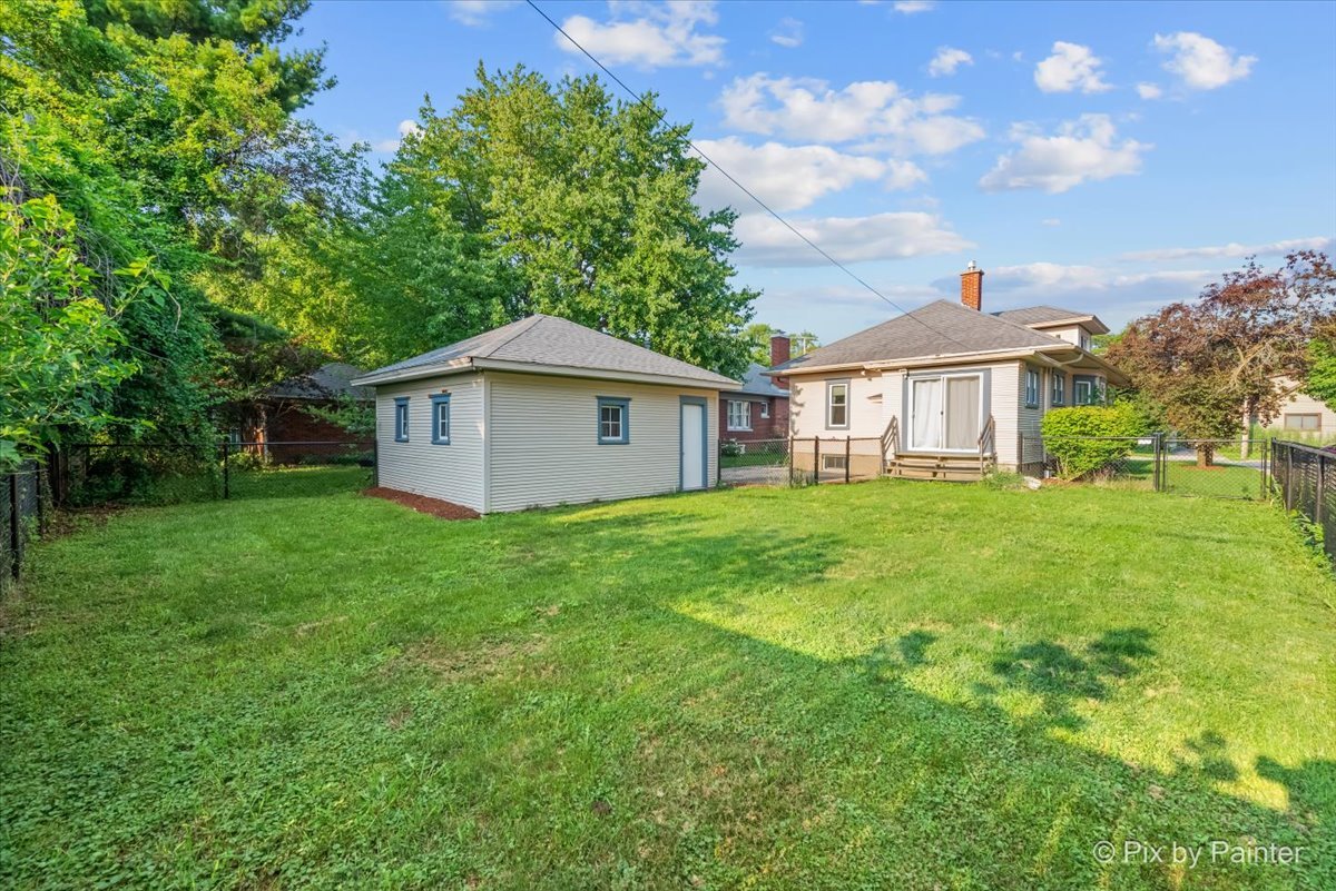 44 N Du bois Avenue, Elgin, IL 60123