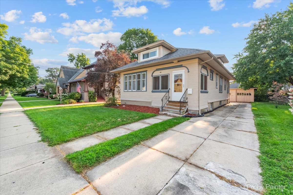 44 N Du bois Avenue, Elgin, IL 60123