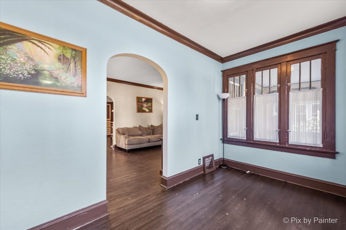 44 N Du bois Avenue, Elgin, IL 60123