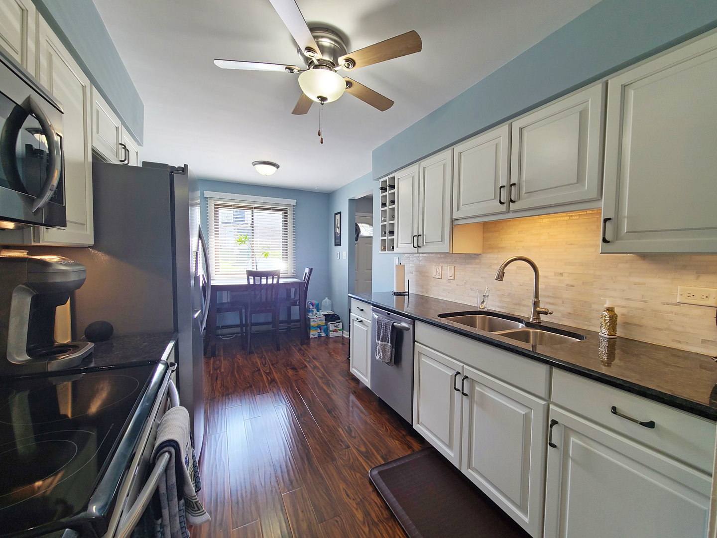 131 Willows Edge Court #A, Willow Springs, IL 60480