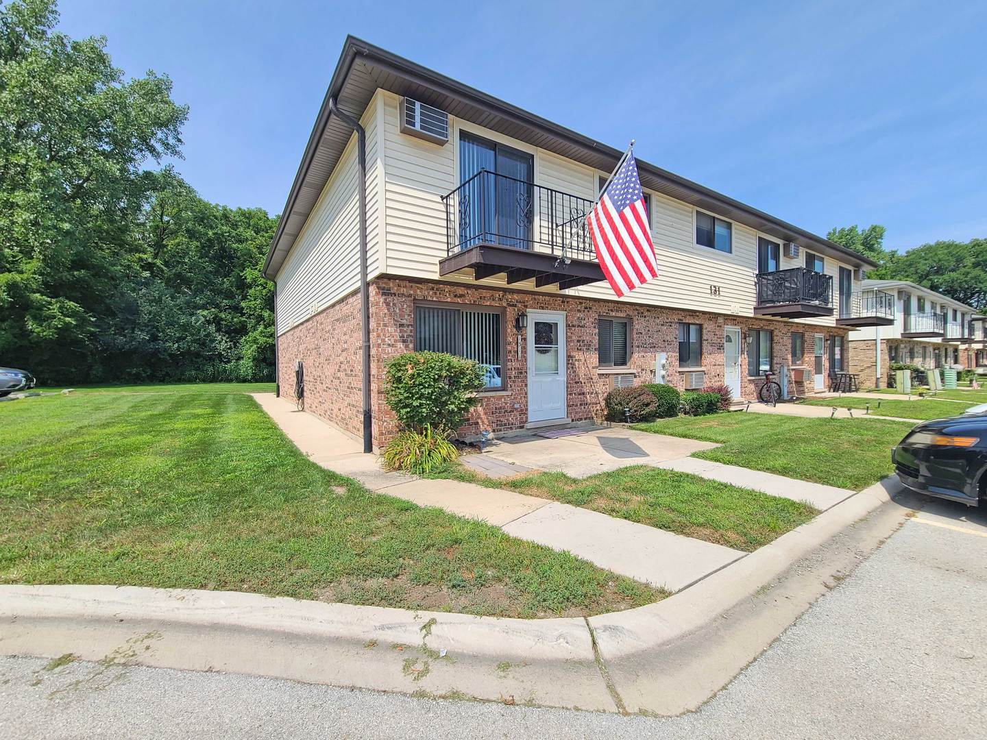 131 Willows Edge Court #A, Willow Springs, IL 60480