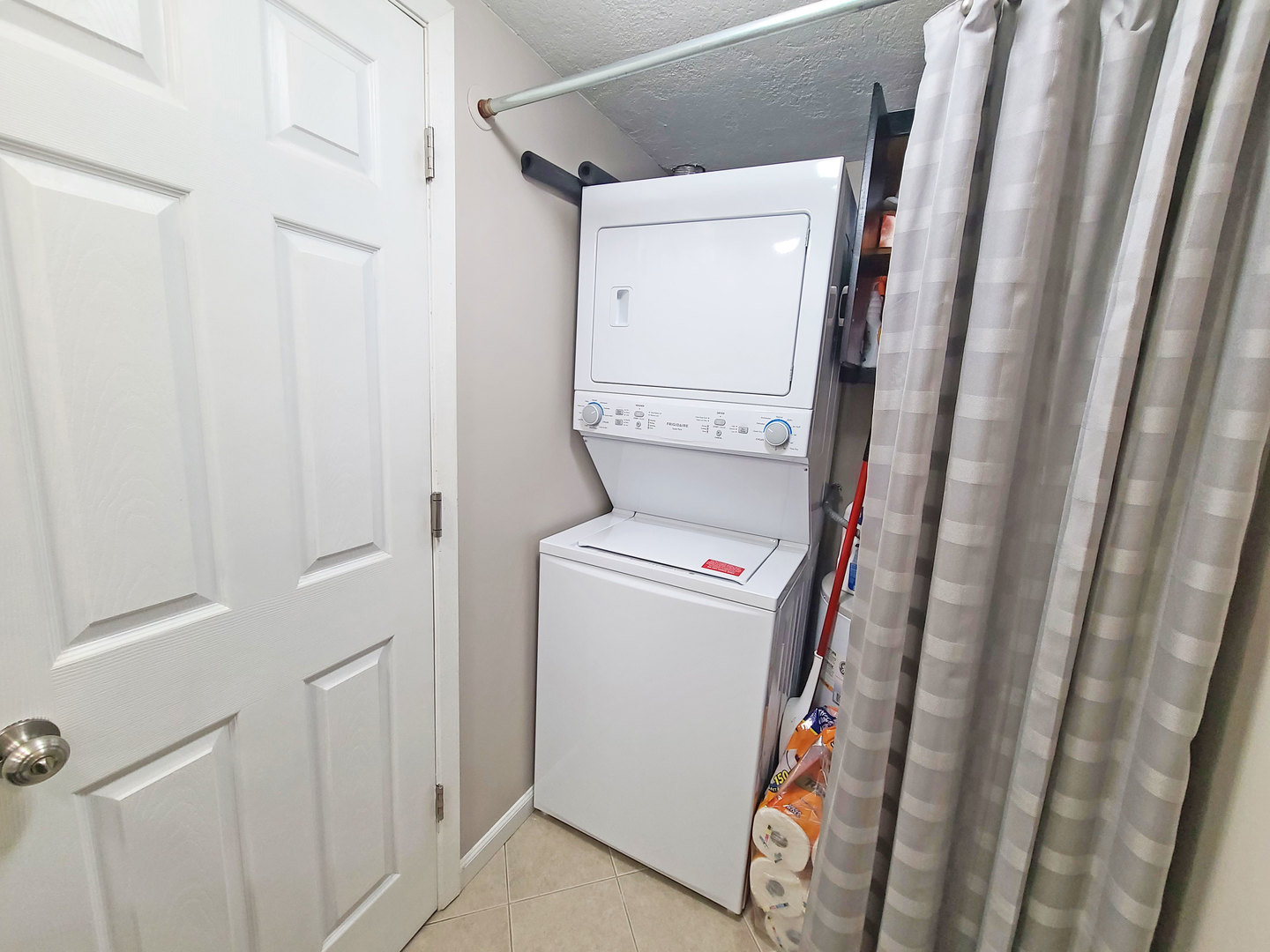 131 Willows Edge Court #A, Willow Springs, IL 60480