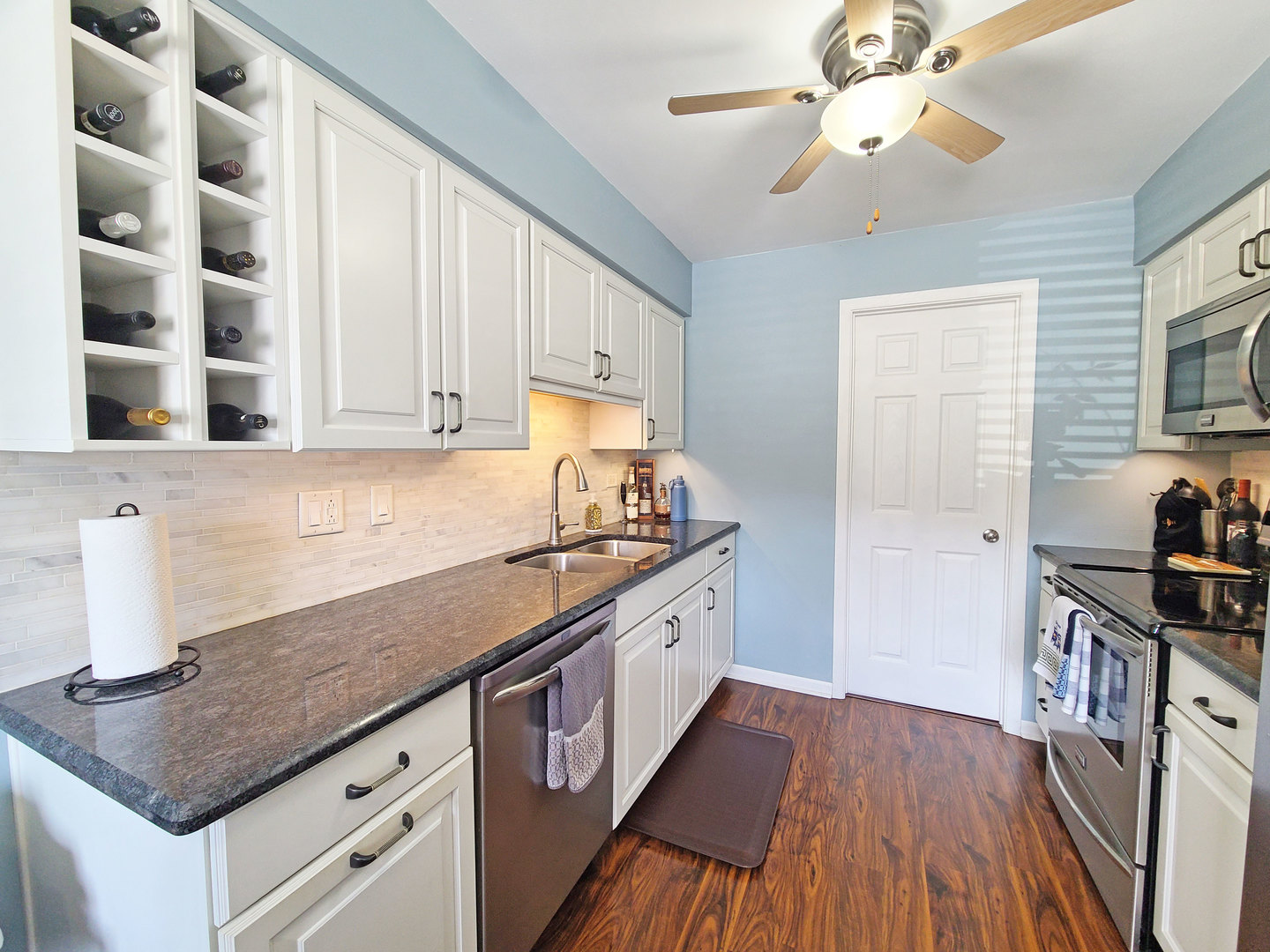 131 Willows Edge Court #A, Willow Springs, IL 60480