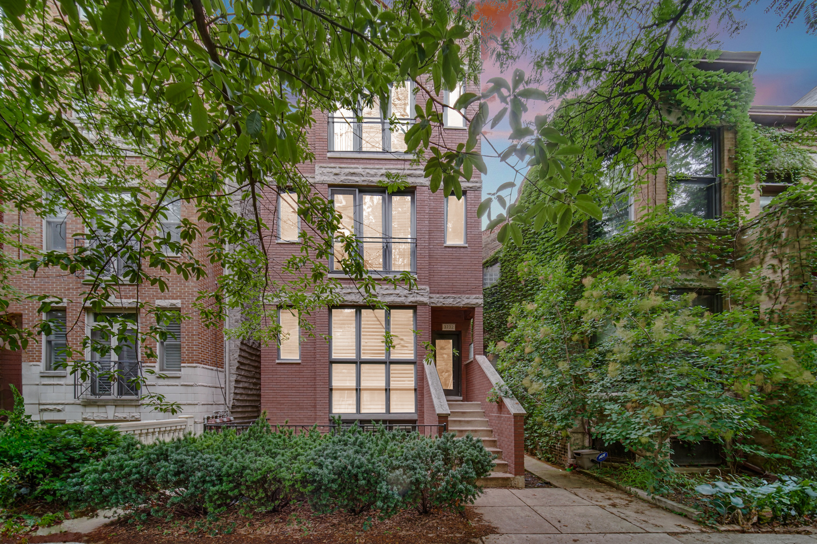 3732 N Kenmore Avenue #2, Chicago, IL 60613