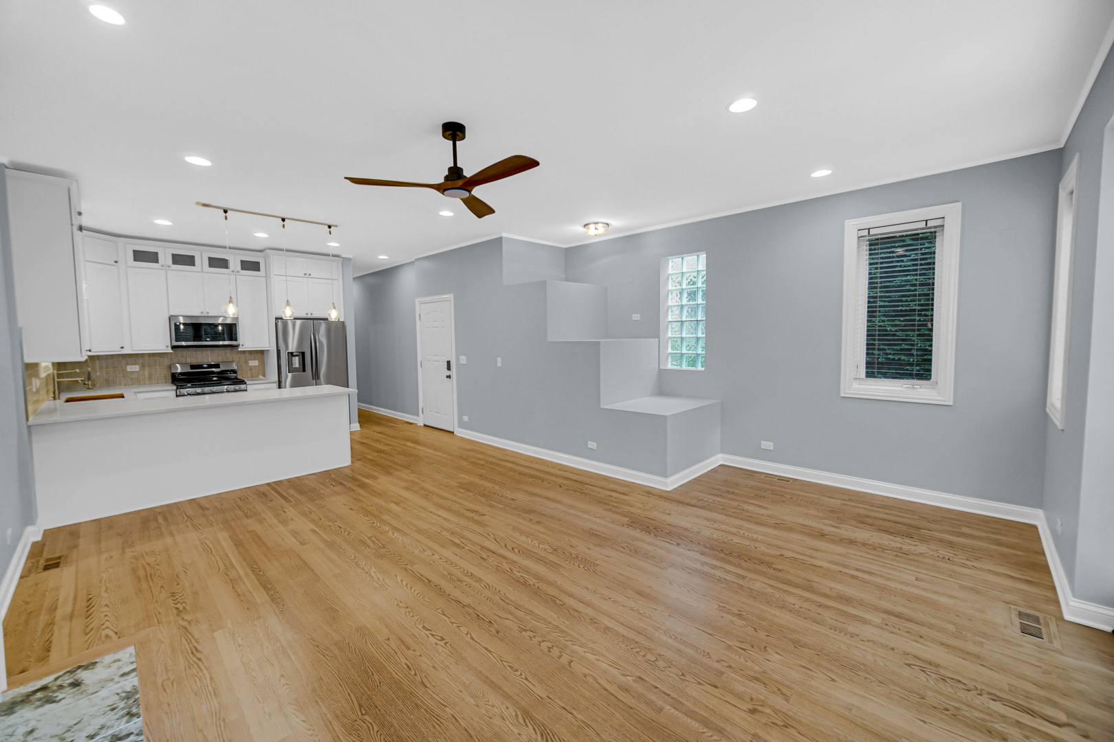 3732 N Kenmore Avenue #2, Chicago, IL 60613