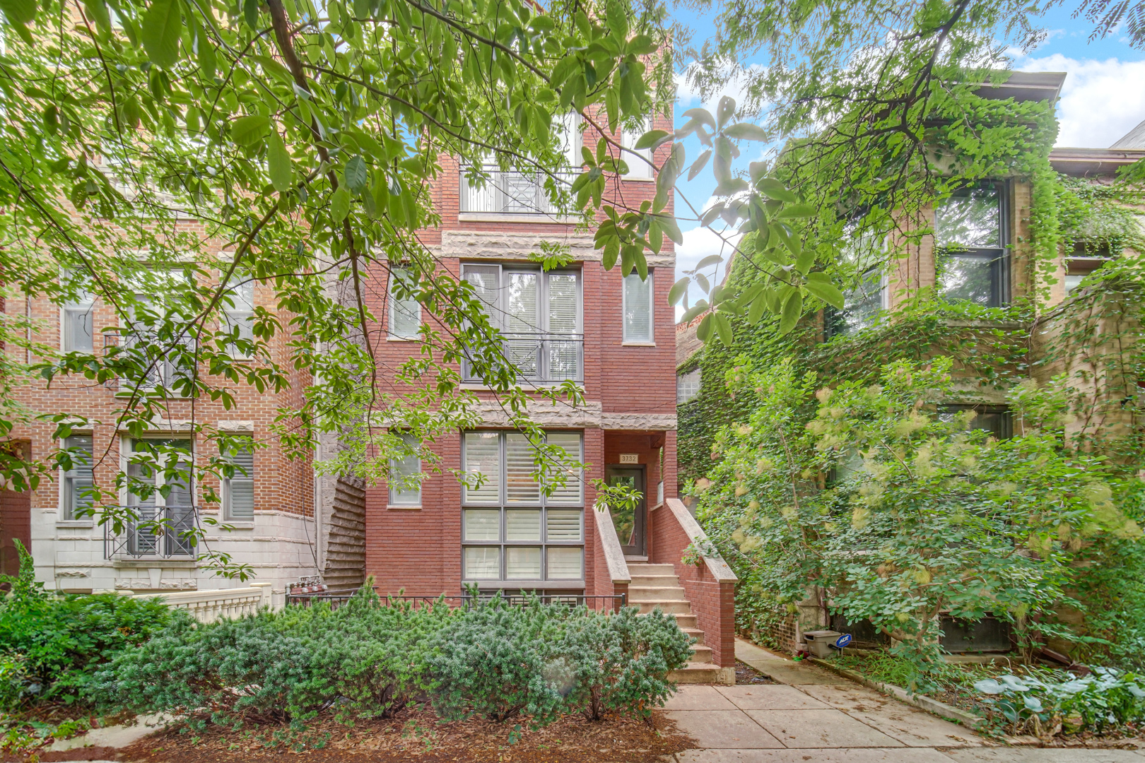 3732 N Kenmore Avenue #2, Chicago, IL 60613