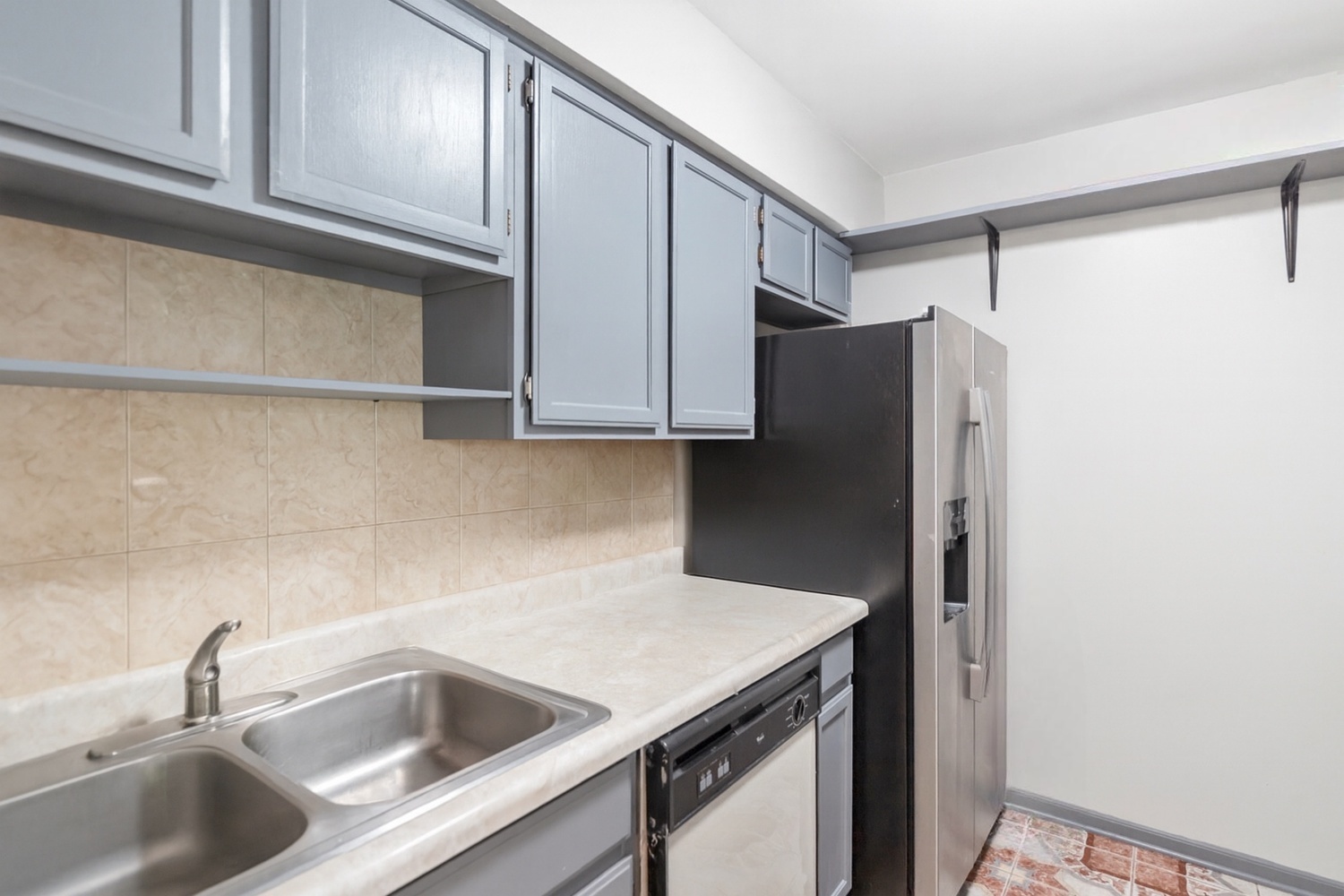 1444 Stonebridge Circle #H-10, Wheaton, IL 60189