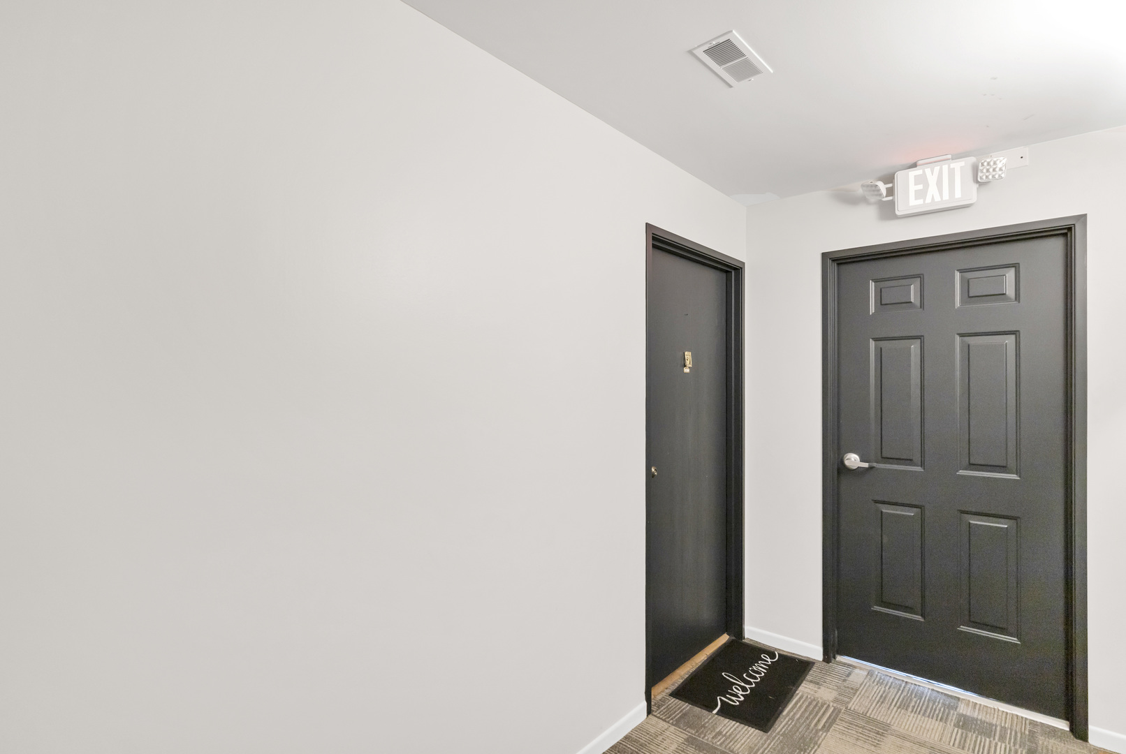 1444 Stonebridge Circle #H-10, Wheaton, IL 60189