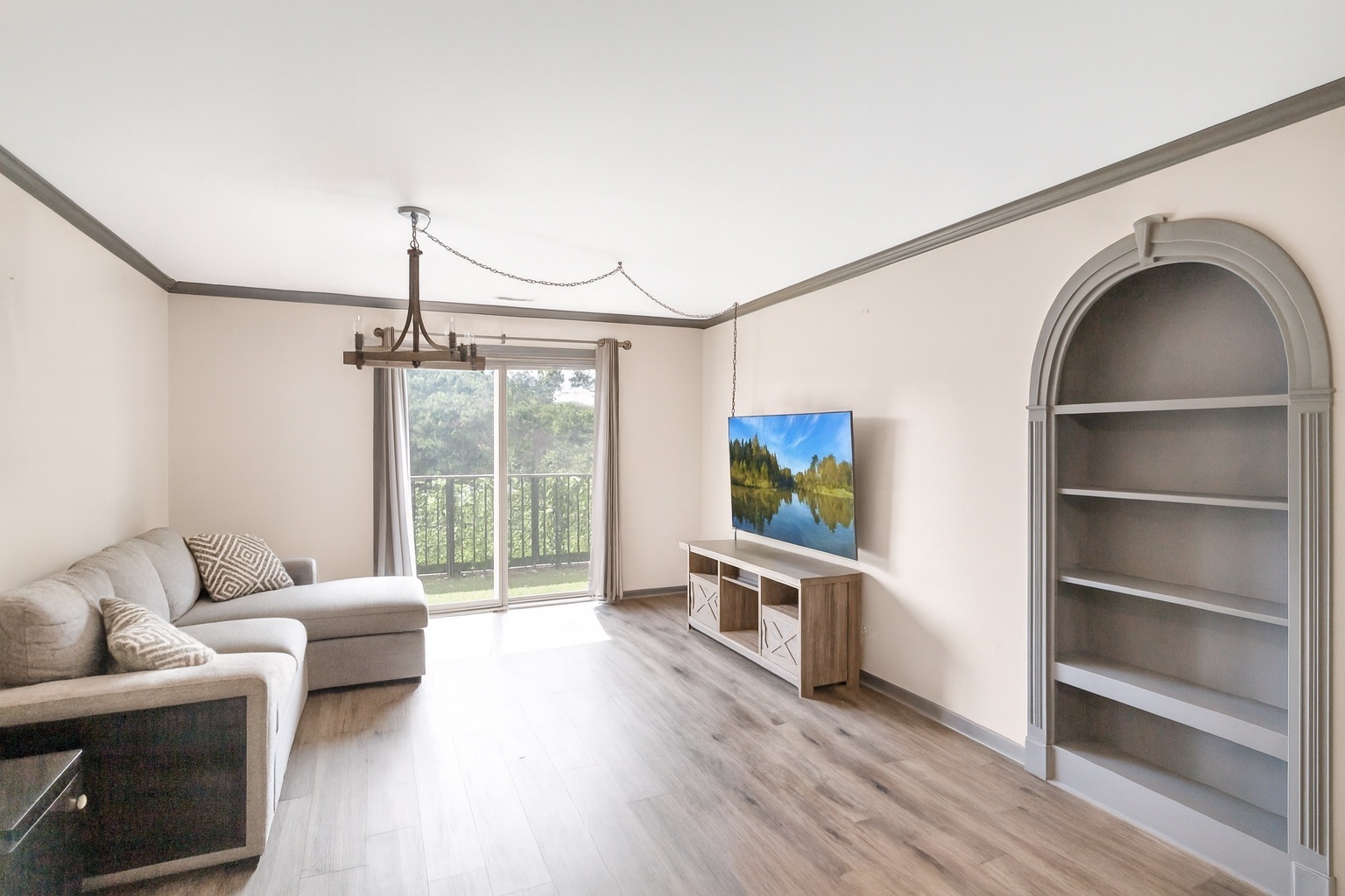 1444 Stonebridge Circle #H-10, Wheaton, IL 60189