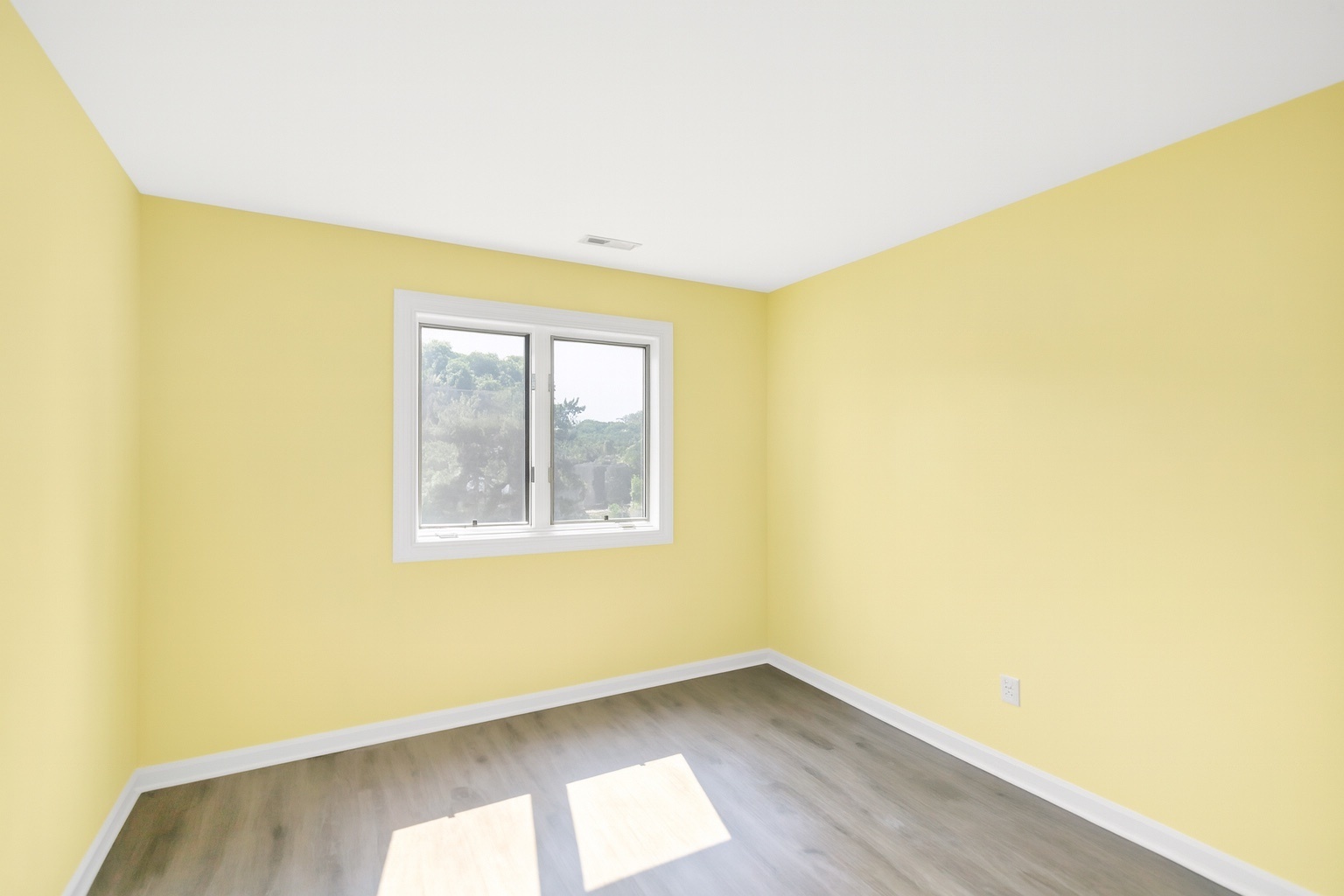 1444 Stonebridge Circle #H-10, Wheaton, IL 60189