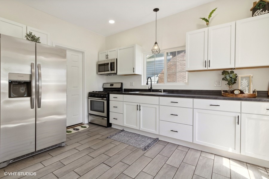 1108 Oakland Avenue, Joliet, IL 60435