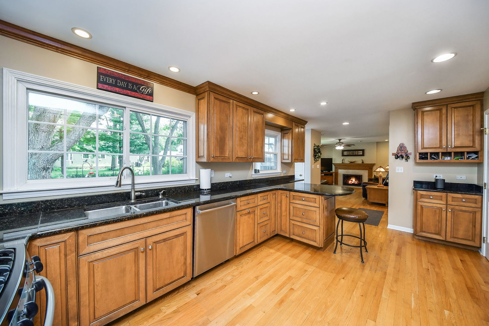 1616 Fairway Lane, Naperville, IL 60565