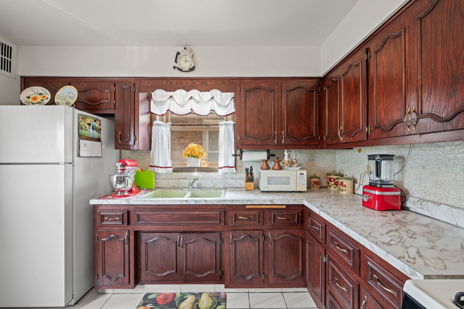 3515 N Neva Avenue, Chicago, IL 60634