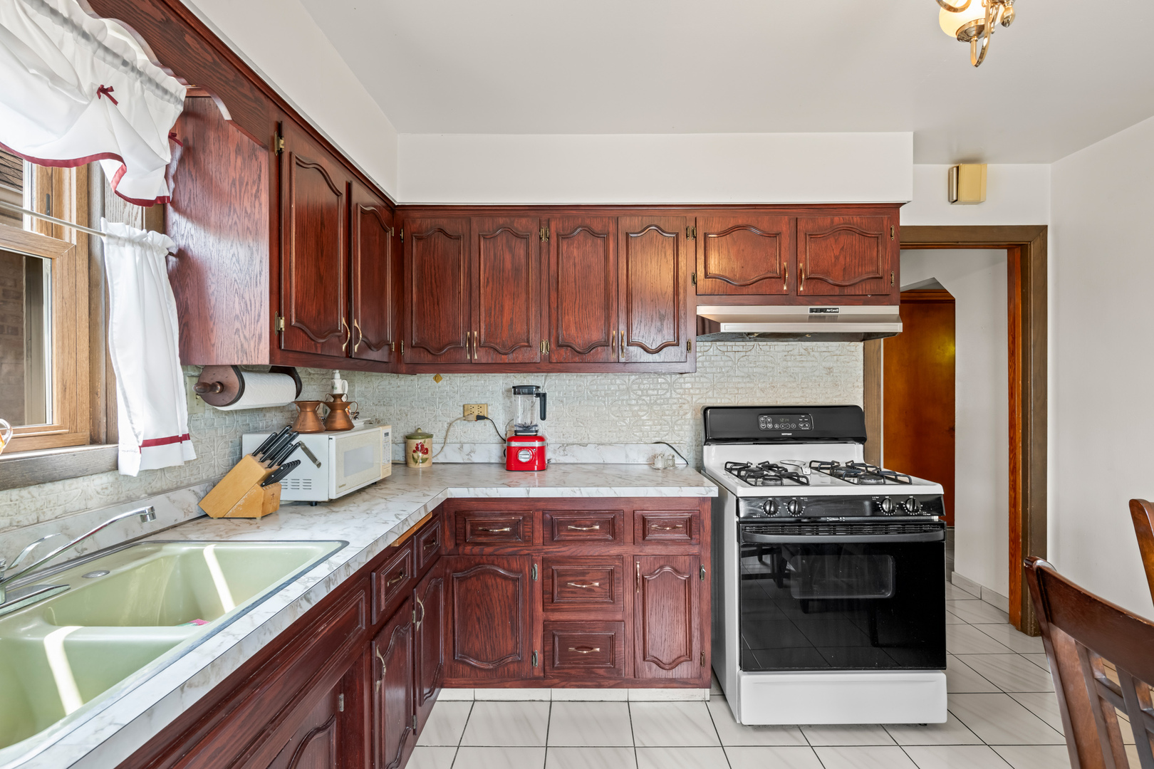 3515 N Neva Avenue, Chicago, IL 60634