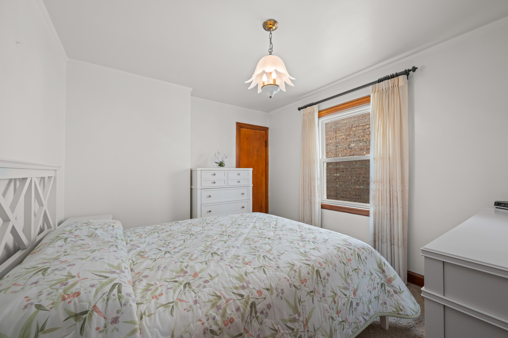 3515 N Neva Avenue, Chicago, IL 60634