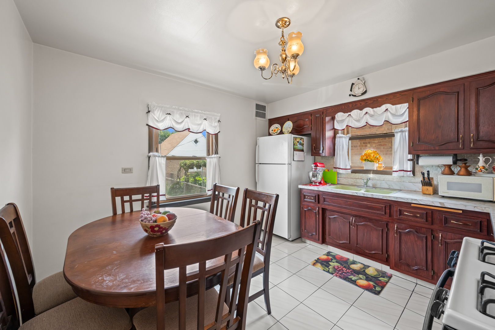 3515 N Neva Avenue, Chicago, IL 60634