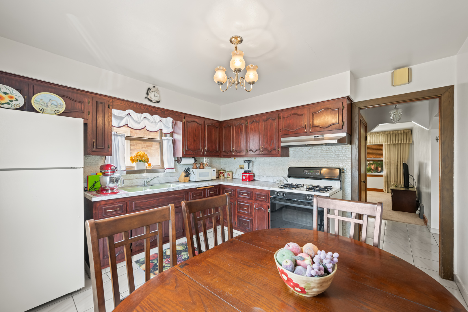 3515 N Neva Avenue, Chicago, IL 60634