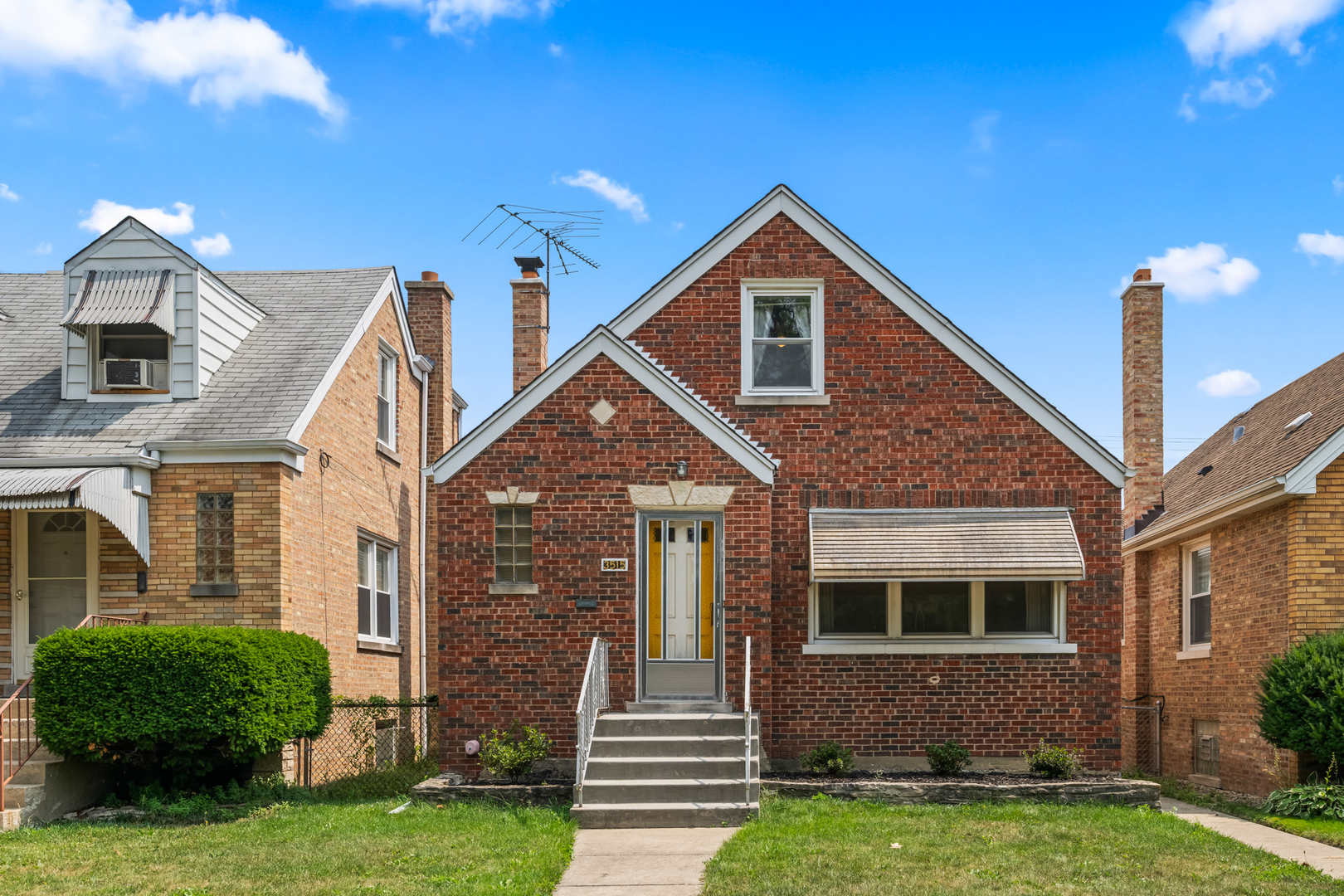 3515 N Neva Avenue, Chicago, IL 60634
