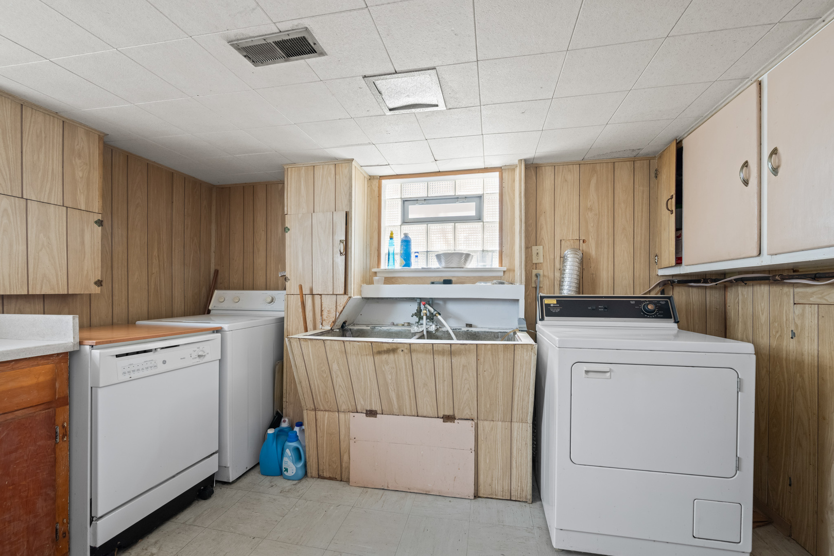 3515 N Neva Avenue, Chicago, IL 60634