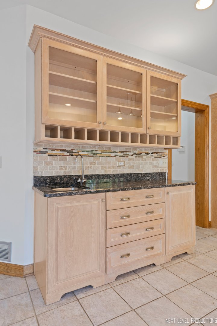 3806 DILLON Court, Downers Grove, IL 60515