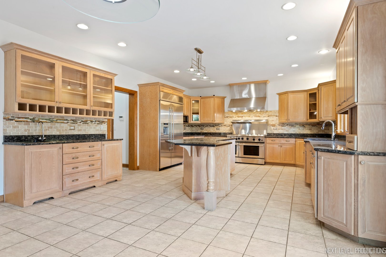 3806 DILLON Court, Downers Grove, IL 60515