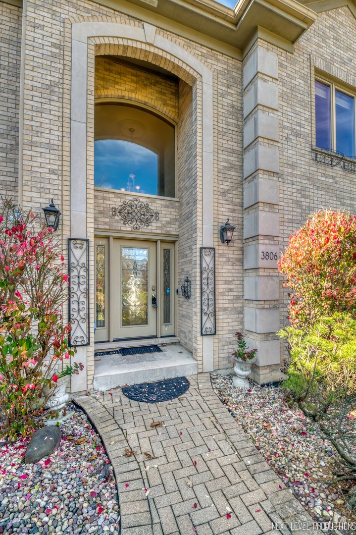 3806 DILLON Court, Downers Grove, IL 60515
