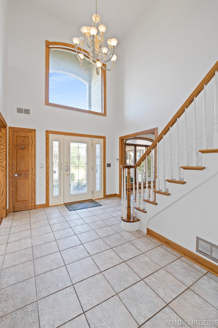 3806 DILLON Court, Downers Grove, IL 60515