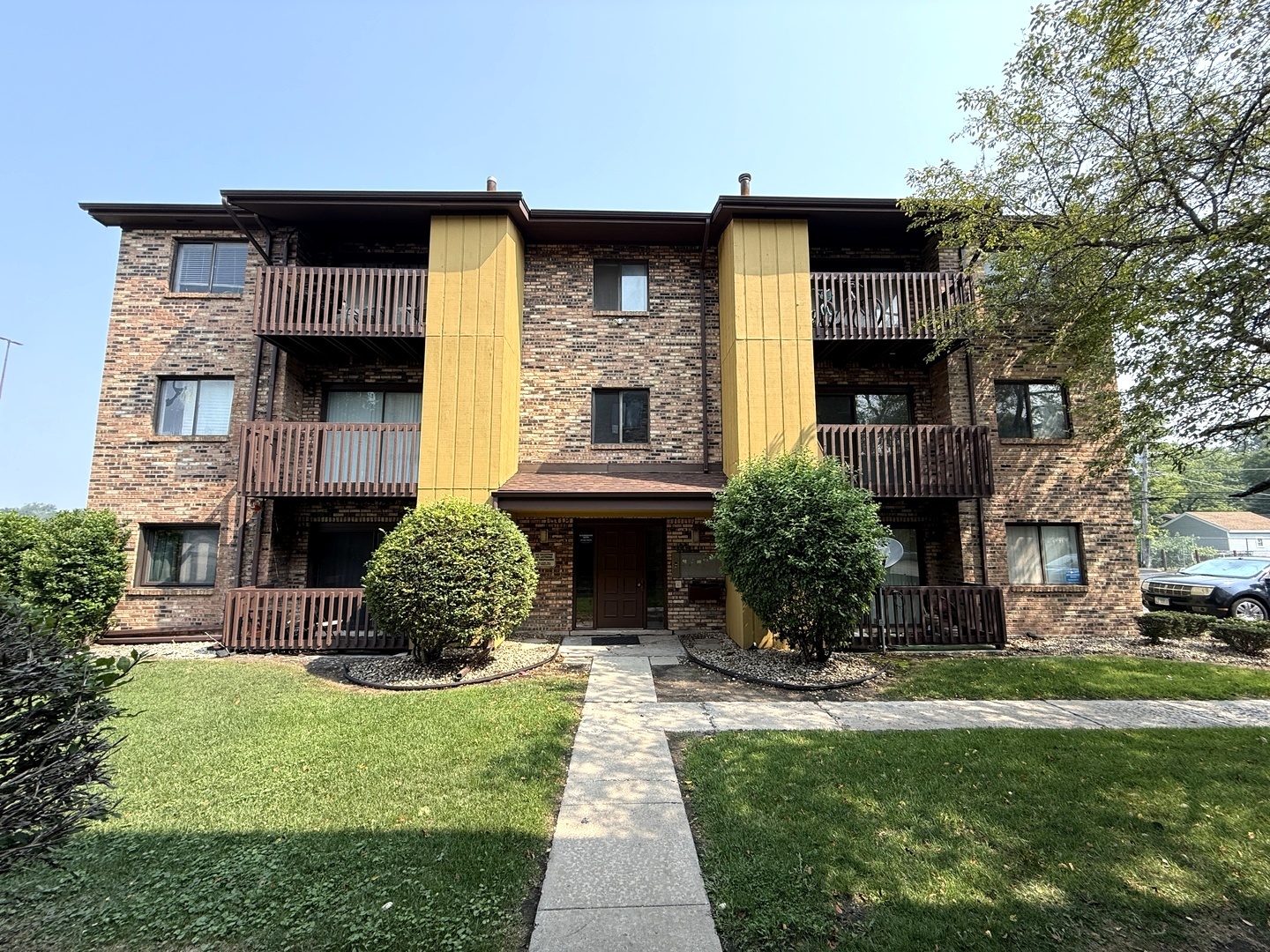 1253 Cunningham Drive #2W, Calumet City, IL 60409