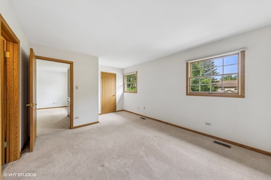 1031 Claremont Drive, Downers Grove, IL 60516