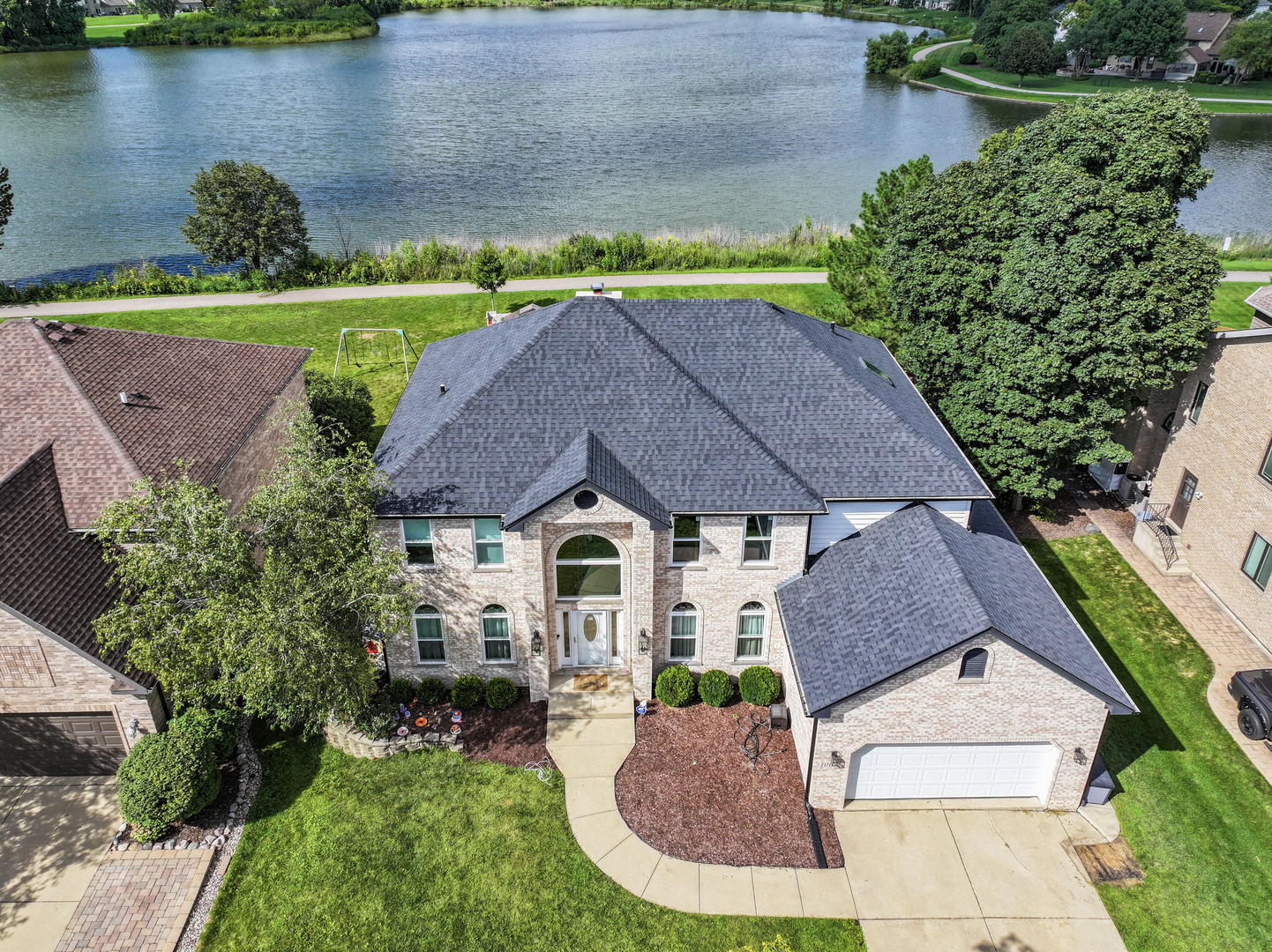 1063 Parkview Circle, Carol Stream, IL 60188