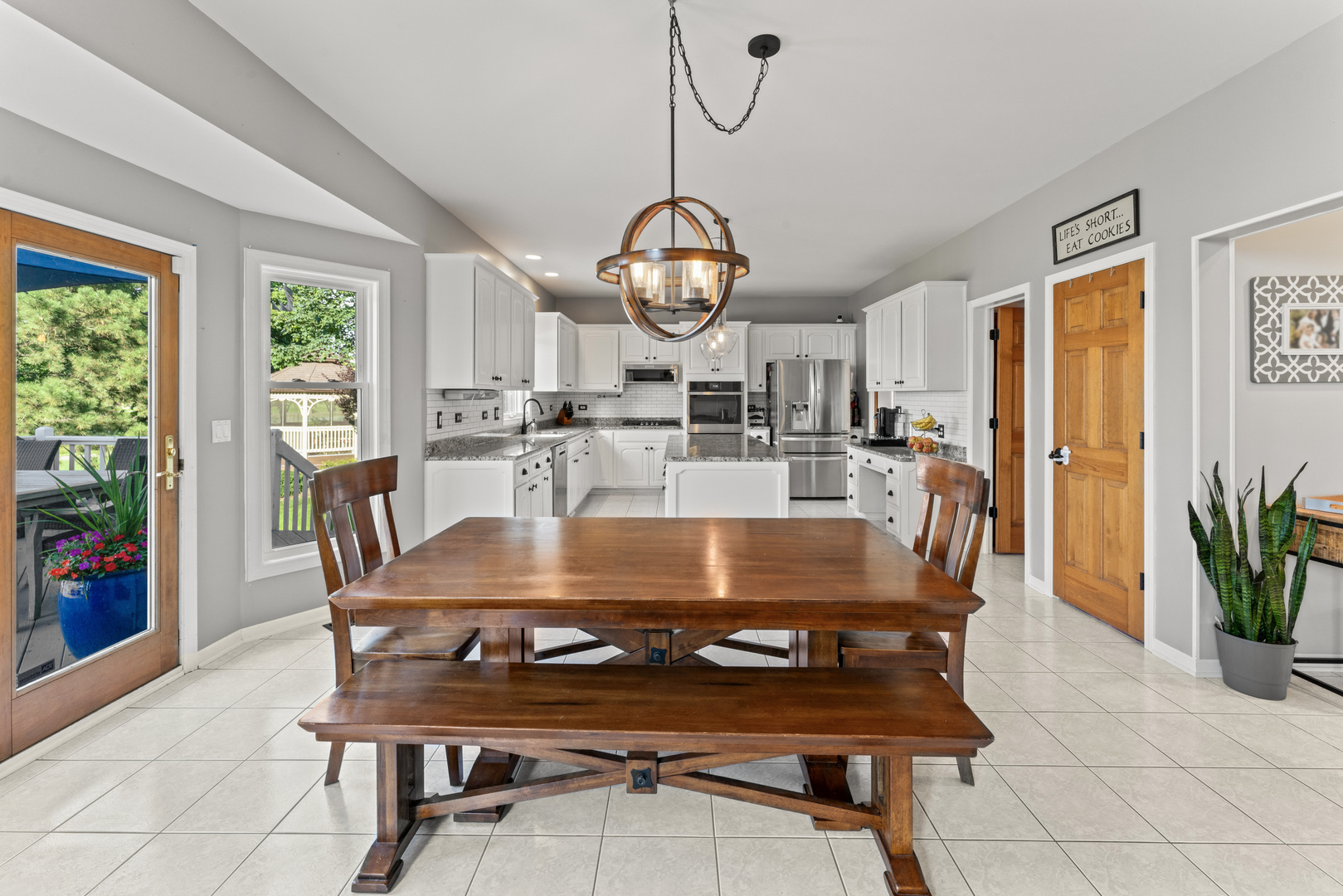1063 Parkview Circle, Carol Stream, IL 60188