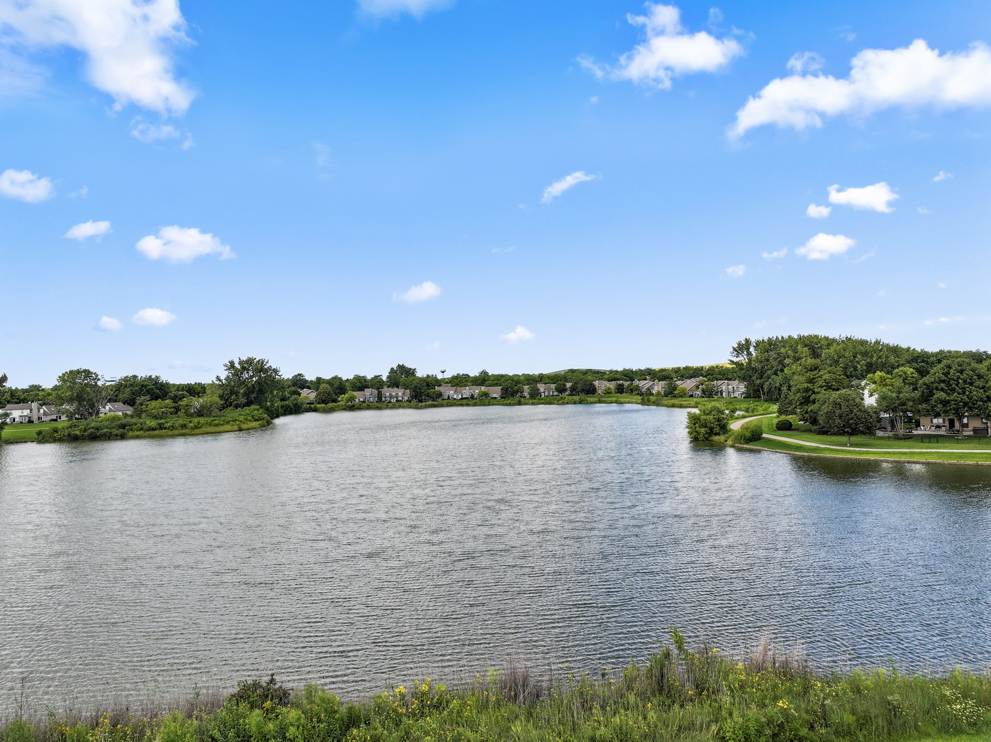 1063 Parkview Circle, Carol Stream, IL 60188