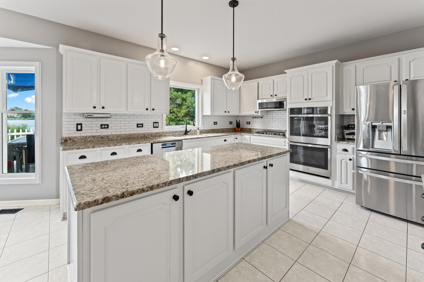 1063 Parkview Circle, Carol Stream, IL 60188