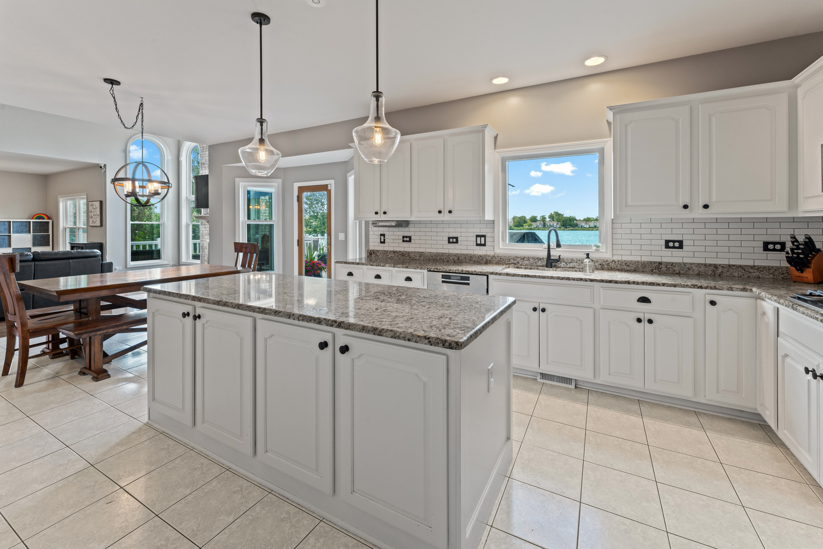 1063 Parkview Circle, Carol Stream, IL 60188