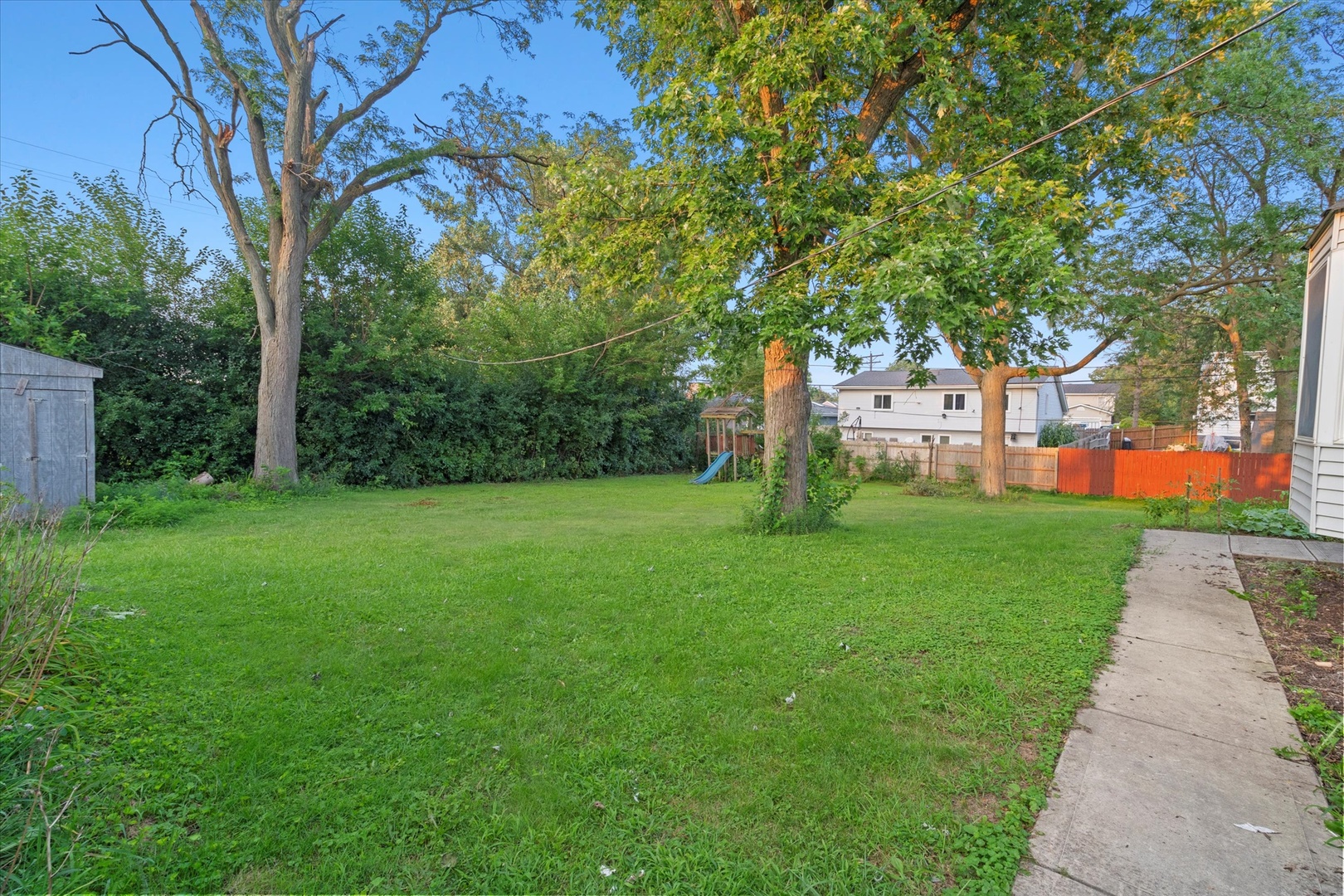 313 83rd Street, Willowbrook, IL 60527
