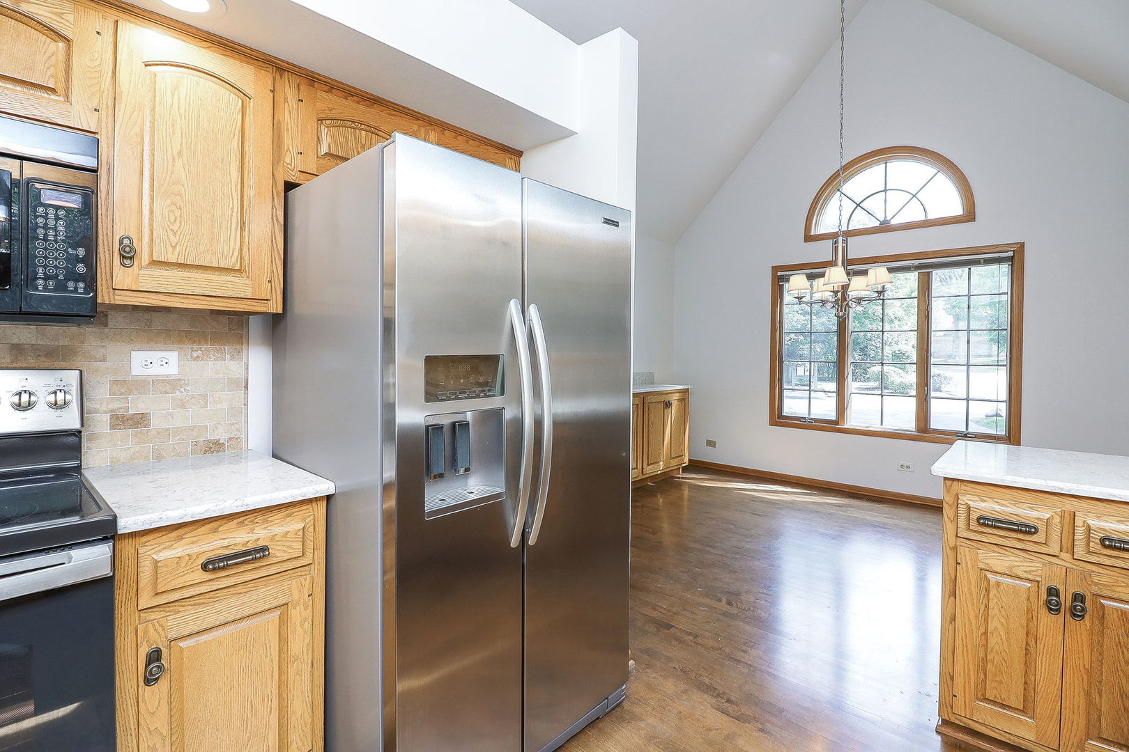 1048 WOODBINE Lane #1048, Darien, IL 60561