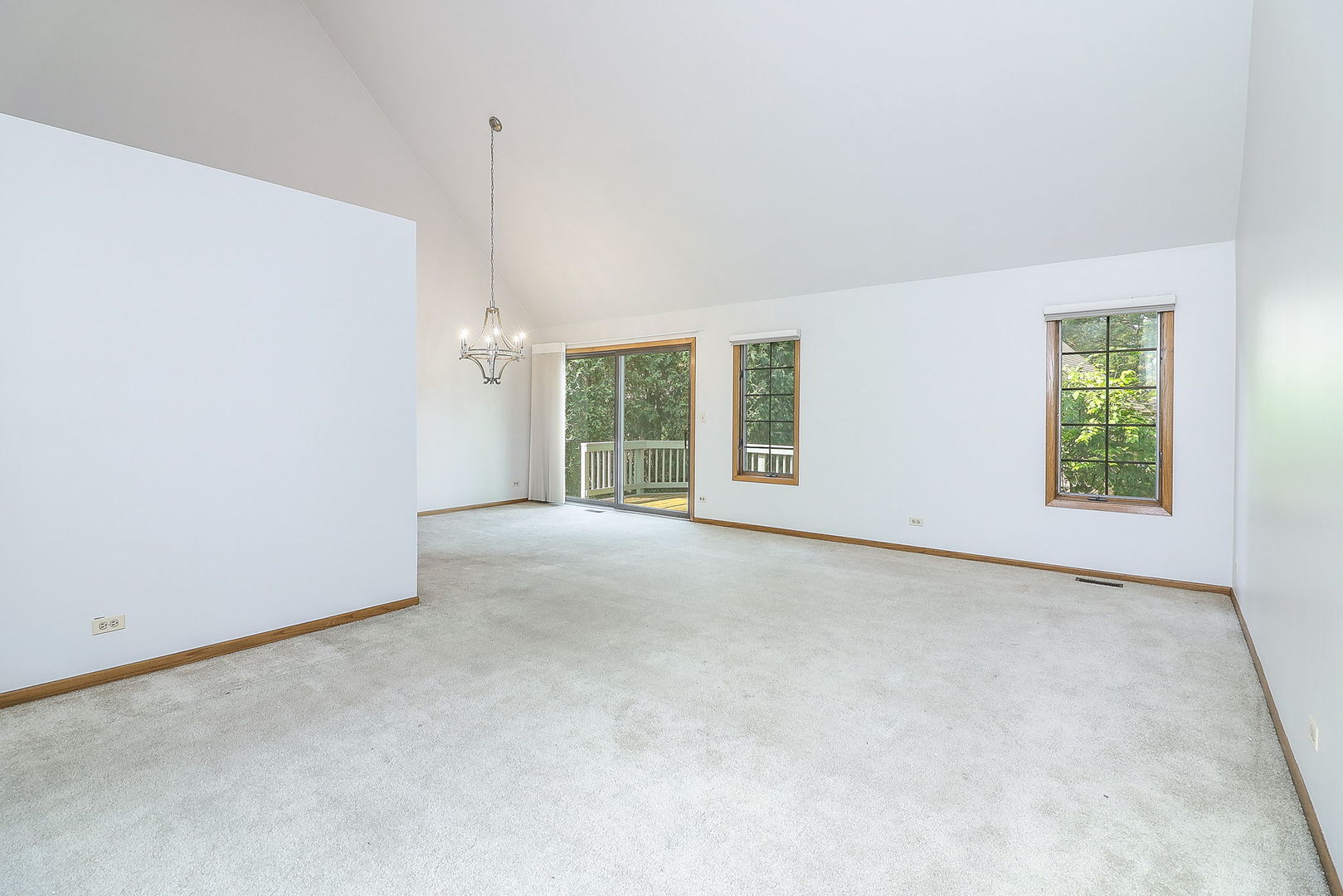 1048 WOODBINE Lane #1048, Darien, IL 60561