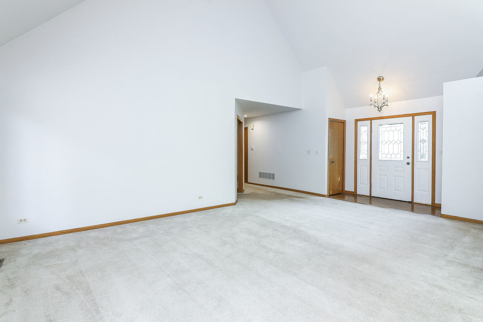 1048 WOODBINE Lane #1048, Darien, IL 60561