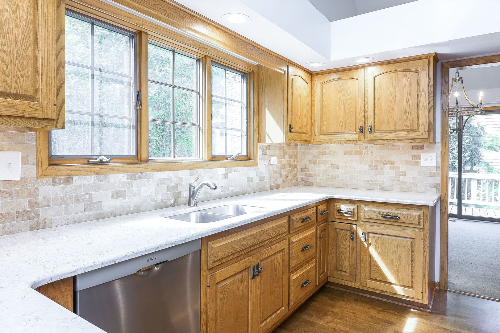 1048 WOODBINE Lane #1048, Darien, IL 60561