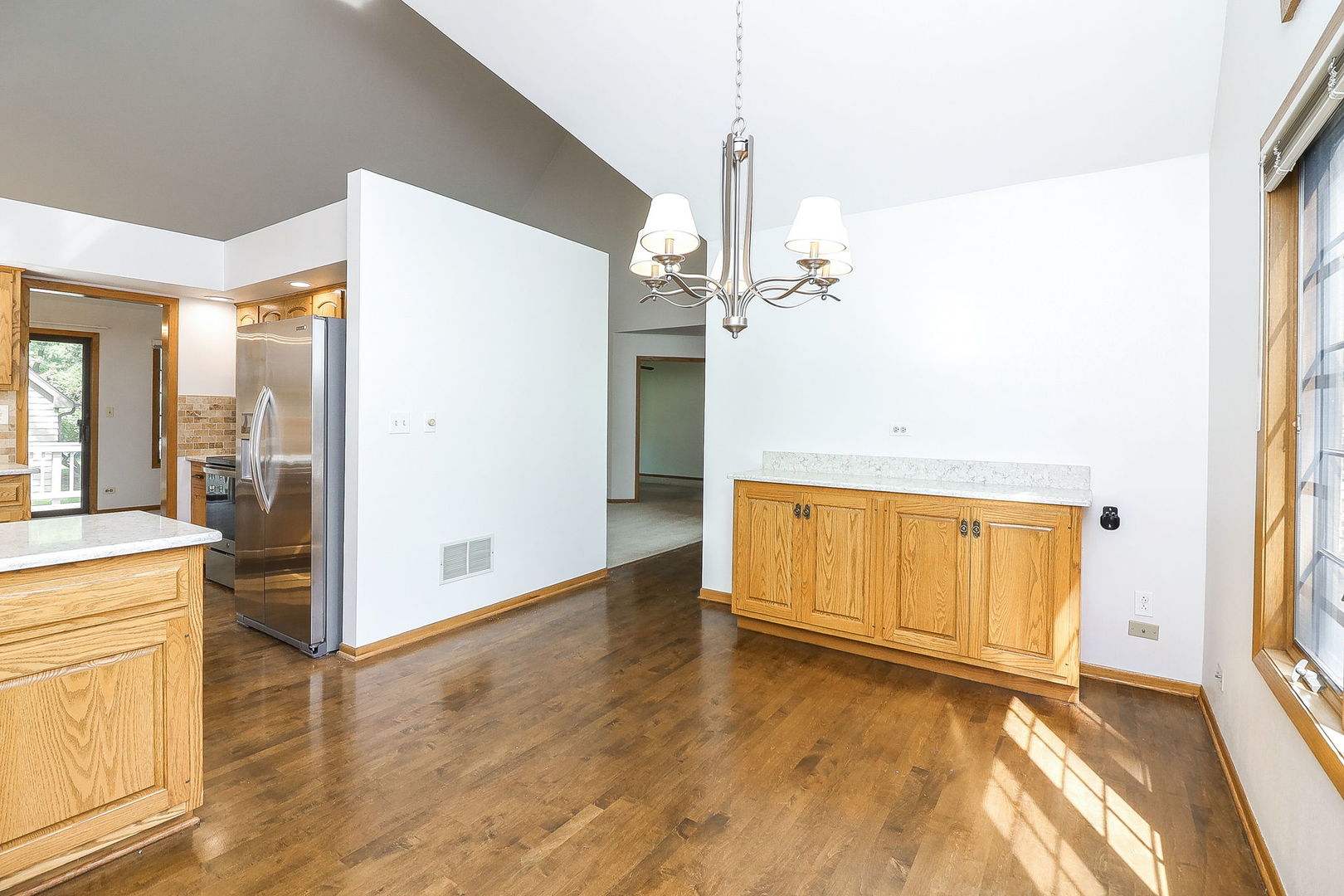 1048 WOODBINE Lane #1048, Darien, IL 60561