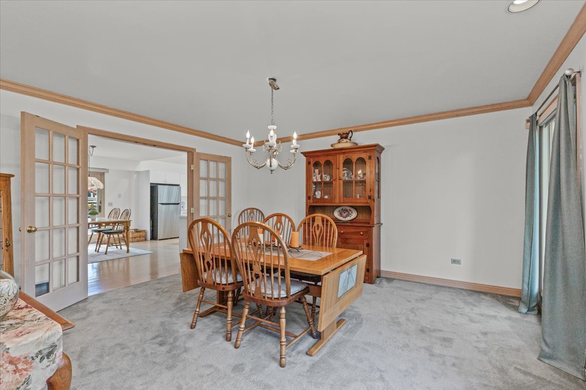 17917 W Pond Ridge Circle, Gurnee, IL 60031