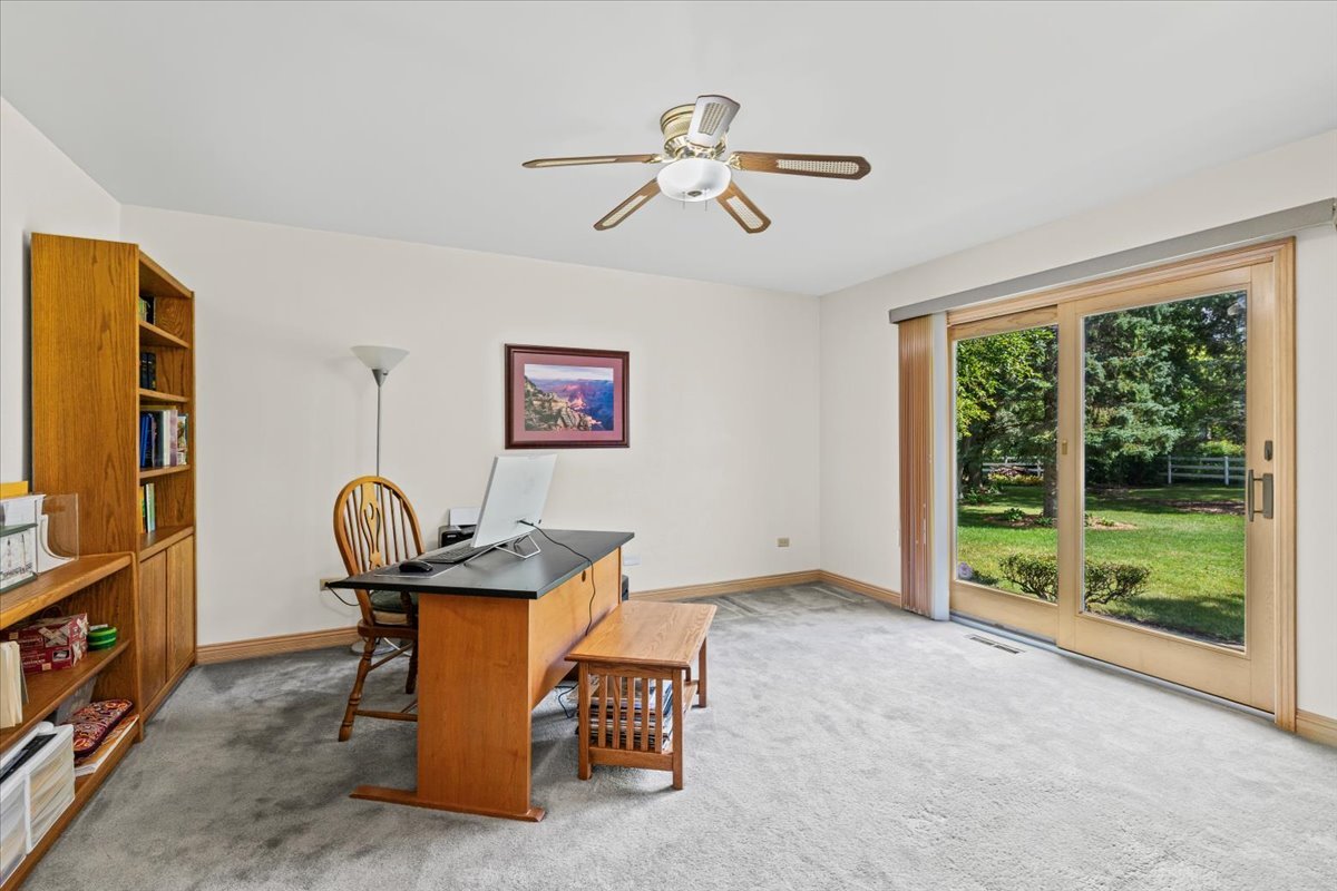 17917 W Pond Ridge Circle, Gurnee, IL 60031