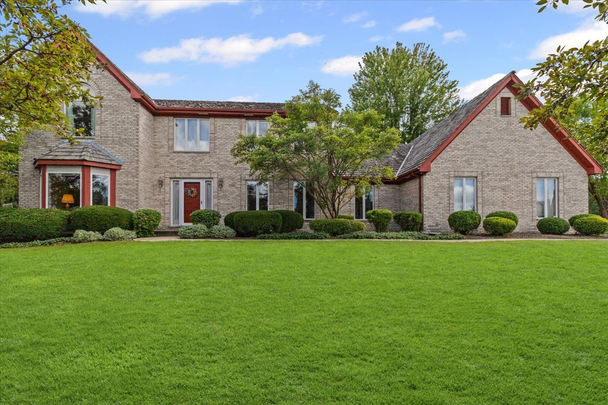 17917 W Pond Ridge Circle, Gurnee, IL 60031