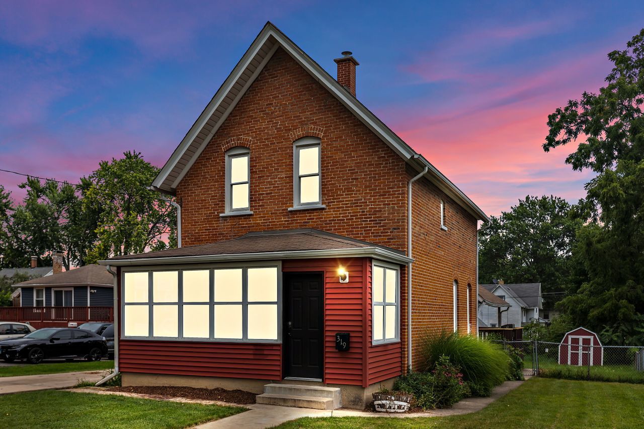 319 Wabash Street, Elgin, IL 60123