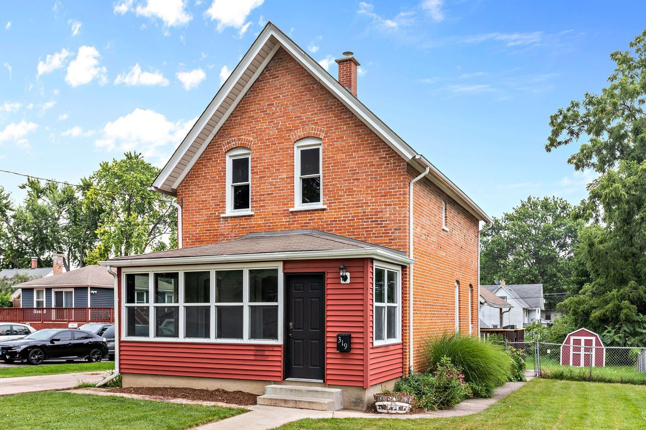 319 Wabash Street, Elgin, IL 60123