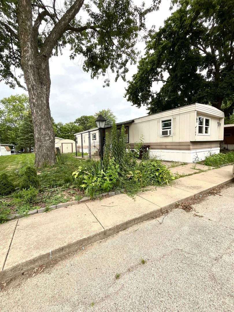 109 Poplar Drive, Morton, IL 61550