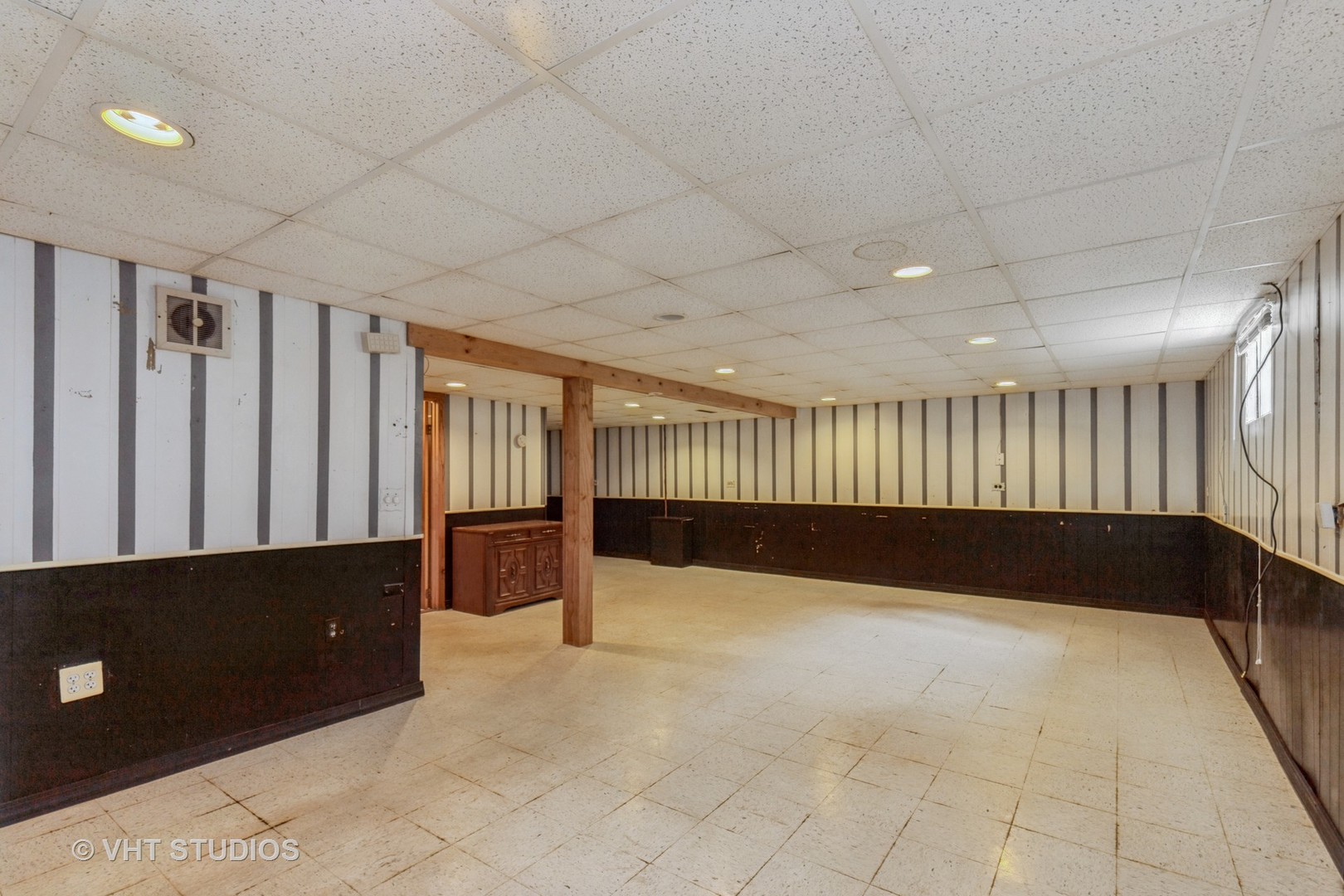1504 Ridgeway Street, Round Lake Beach, IL 60073