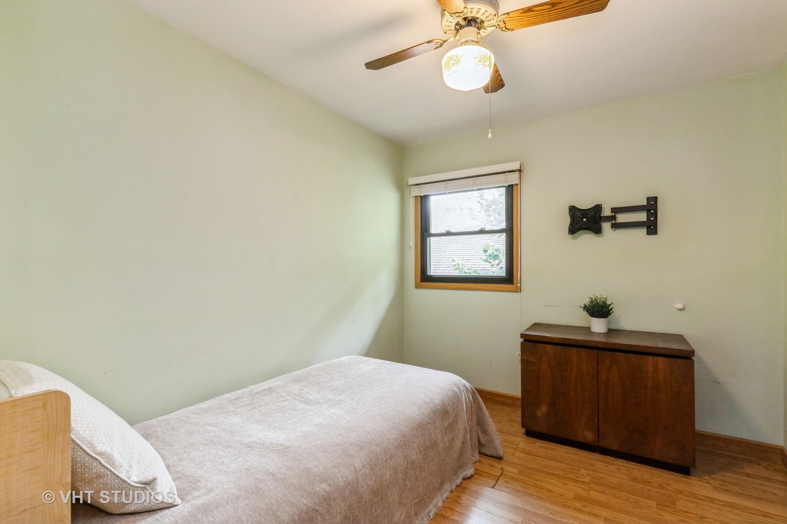 1504 Ridgeway Street, Round Lake Beach, IL 60073